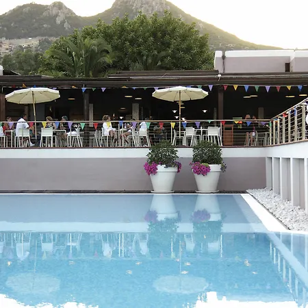 Hotel Th - Free 4*